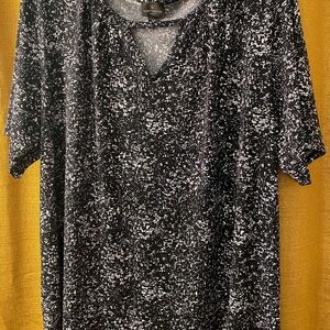 Worthington Black and White Abstract Top